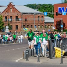 Artėja lemiama akimirka: krepšinio sirgaliai triukšmingai sugužėjo į areną