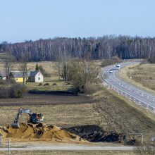 Įsibėgėja kelio Molėtai–Utena rekonstrukcija: išardyta 15 tūkst. tonų senos kelio dangos  