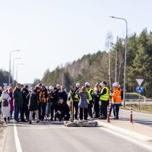 Įsibėgėja kelio Molėtai–Utena rekonstrukcija: išardyta 15 tūkst. tonų senos kelio dangos  