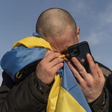 Rusija ir Ukraina skelbia apie pirmą nuo vasario apsikeitimą belaisviais 