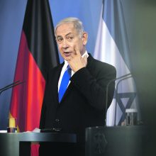Naujos B. Netanyahu portreto spalvos