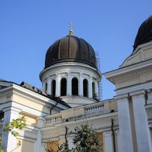 V. Zelenskis apsilankė Odesos katedroje, nukentėjusioje per Rusijos ataką