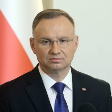 Lenkijoje įsigalioja pakoreguotas prieštaringai vertinamas įstatymas dėl Rusijos įtakos