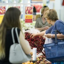 Ekonomistai: vasarą kainos dar mažės, o rudenį defliaciją vėl keis infliacija