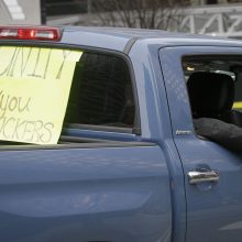 Kanados sostinėje šimtai sunkvežimių vairuotojų protestavo prieš skiepus