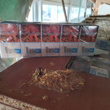 Medienos plokštėse – 1 mln. eurų vertės kontrabandinių cigarečių krovinys