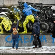 Estija išmontuos arba perkels kitur visus dar likusius sovietinės eros paminklus