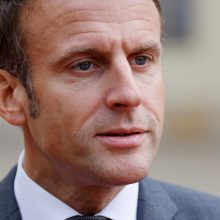 E. Macronas ragina R. T. Erdoganą kovoti su sankcijų Rusijai apeidinėjimu