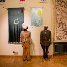 Artefaktai: parodos eksponatai simbolizuoja autentišką totorių karybos meną.