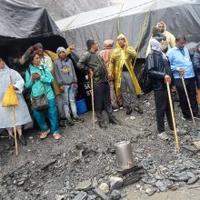 Per audrą piligrimų stovykloje Himalajuose žuvo mažiausiai aštuoni žmonės