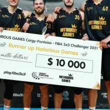 Įvertinimas: antrąją vietą „Notorious Games Cergy-Pontoise Challenger 2021“ turnyre iškovojusi komanda gavo ir piniginį prizą. Iš kairės: M.Kumpys, P.Semaška, A.Urbonas ir Š.Beniušis.