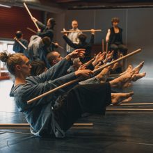 Spektaklis „Mikado“: kai šokis sutinka kovos meną