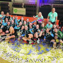 Čempionės: Lietuvos moterų rankinio lygos finalo serijoje tarp Kauno rajono „Cascados-HC Garliavos SM“ ir Vilniaus „Eglės“ prireikė penktųjų rungtynių ir tik po jų paaiškėjo, kad čempionių titulą iškovojo Garliavos ekipa.