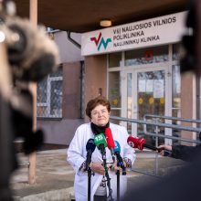 Įtarimai Vilniaus poliklinikai: už kyšius suklastojo 200 žmonių įrašus apie skiepus nuo COVID-19?