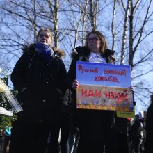 Keli tūkstančiai žmonių prie Rusijos ambasados protestavo prieš karą Ukrainoje