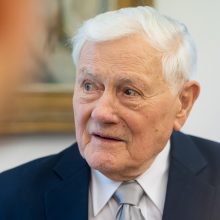 V. Adamkus apie žmonos Almos sveikatą: vasarą ji mus nustebins