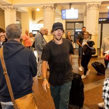 Į Vilnių atskridusios futbolo žvaigždės su žurnalistais bendrauti nepanoro