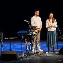 VDU Botanikos sodas pražys gėlių ir muzikos žiedais: „8 eilė“ kviečia į vasaros koncertus