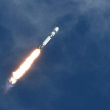 „SpaceX“ iškelė į orbitą 80-ąją „Starlink“ interneto palydovų partiją