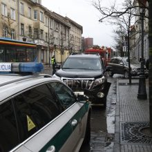 Klaipėdos senamiestyje – netikėta dviejų visureigių avarija