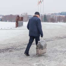 Lietuvos Raudonasis Kryžius savaitgalį rinks Ukrainai skirtus miegmaišius