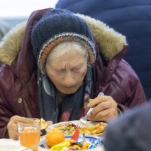 Skurstantieji susėdo prie bendro Kūčių pusryčių stalo