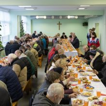 Skurstantieji susėdo prie bendro Kūčių pusryčių stalo