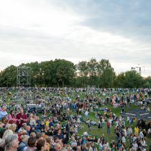 Kauno žmonės  vieningai giedojo himną po spalvingos muzikos šventės