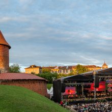 Kauno žmonės  vieningai giedojo himną po spalvingos muzikos šventės