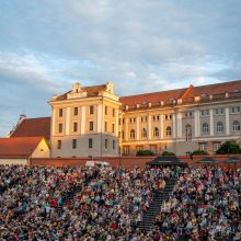 Kauno žmonės  vieningai giedojo himną po spalvingos muzikos šventės