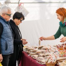 Ant prekystalių Laisvės alėjoje – nuo šokolado su grybais iki dizainerių suknelių