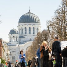 Ant prekystalių Laisvės alėjoje – nuo šokolado su grybais iki dizainerių suknelių