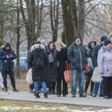 Prie nemokamo pieno Kaune nutįso eilės: perdirbėjai jau žada didinti supirkimo kainas