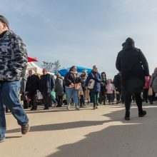 Sausakimšoje Kaziuko mugėje Kaune – šypsenos, derybos, aimanos ir stipruolis V. Blekaitis