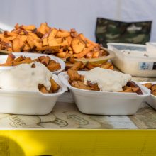 Sausakimšoje Kaziuko mugėje Kaune – šypsenos, derybos, aimanos ir stipruolis V. Blekaitis