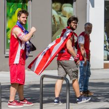 Eurolygos nuotaika Laisvės alėjoje: graikų dainos ir šokiai