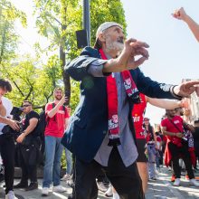 Eurolygos nuotaika Laisvės alėjoje: graikų dainos ir šokiai