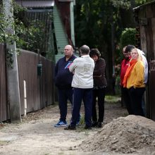 Sujudimas Žaliakalnyje: liepsnos nuo ūkinio pastato persimetė į namą