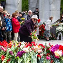 Konservatoriai vėl kelia klausimą dėl Georgijaus juostelių draudimo