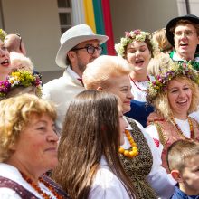 D. Grybauskaitė Lietuvos žmonėms palinkėjo orumo ir pasitikėjimo