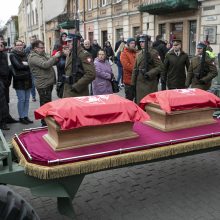Iškilmingos laidotuvės baigėsi: sukilimo vadai palydėti į Rasų kapines