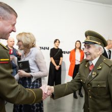 Atiduoda pagarbą Lietuvos partizanams: atkurta autentiška jų uniforma