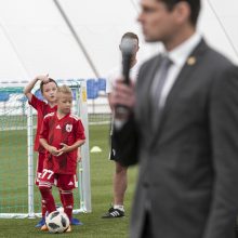 Atidarytas dengtas futbolo maniežas sostinės Pilaitėje