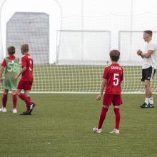 Atidarytas dengtas futbolo maniežas sostinės Pilaitėje