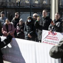 Prie Seimo – protestas prieš karantiną