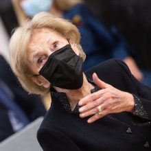 Informuoja Santaros klinikos: A. Adamkienės būklė po insulto – sunki