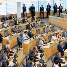 Opozicija reikalauja, kad Seimo pirmininkė pasitikrintų pasitikėjimą, grasina negrįžti į posėdžius