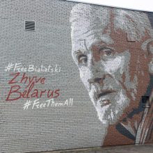 Prieš Baltarusijos ambasadą – neofreska Nobelio taikos premijos laureatui A. Bialiackiui