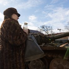 Ministerija provokacijų nepaiso: rusų tanko nei aptverti, nei išvežti neplanuojama