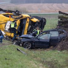 Po tragiškų avarijų siūlo pakeitimų: kalbama apie baudos balų sistemą, arešto bausmę